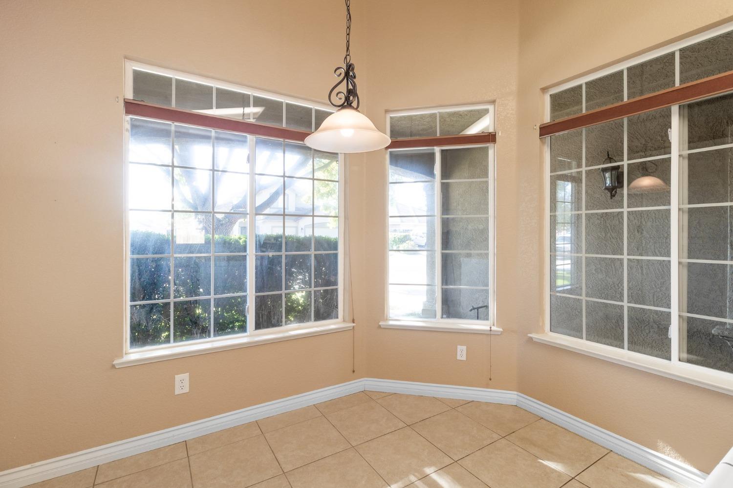 5024 TREETOP Drive