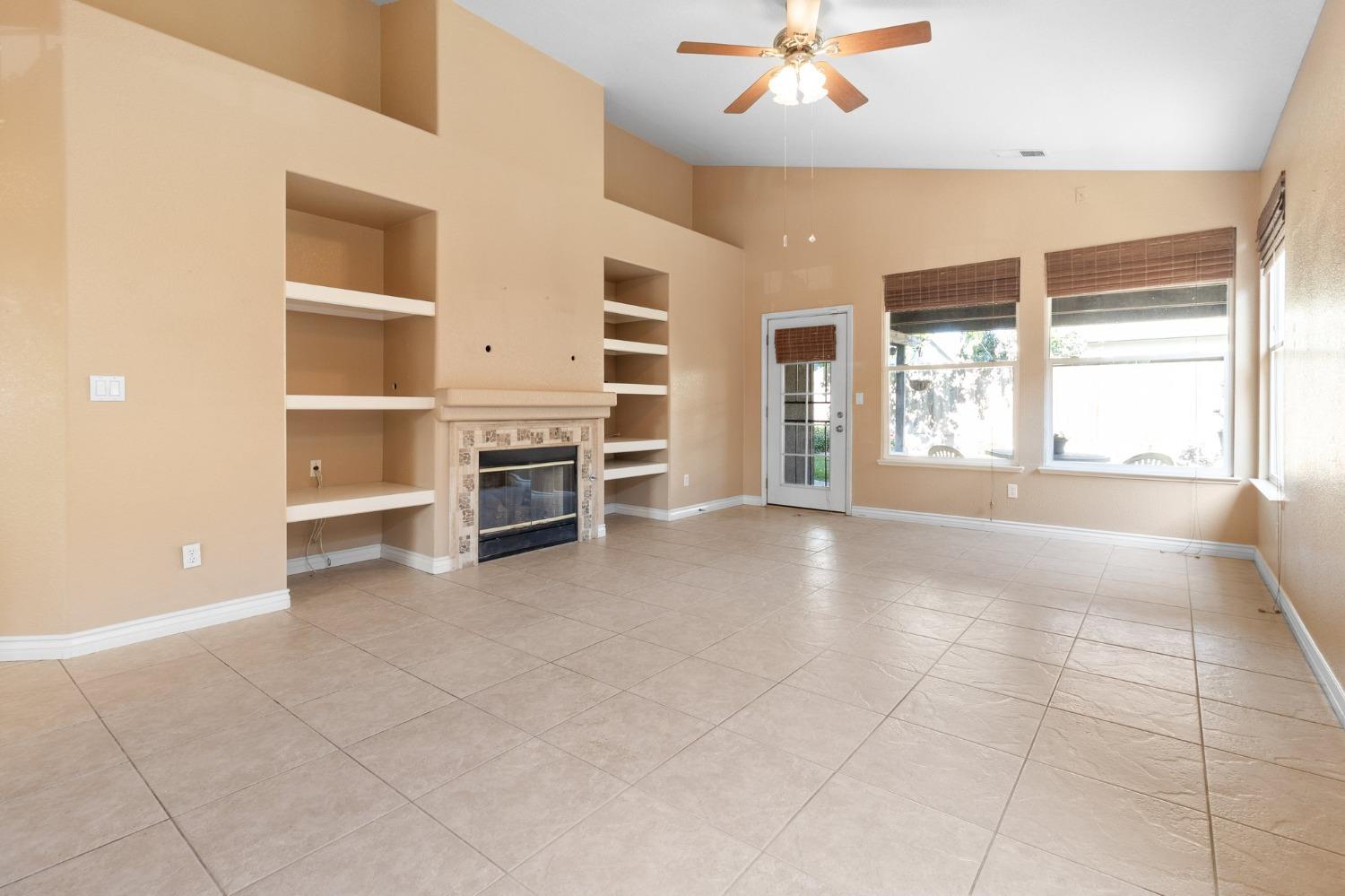 5024 TREETOP Drive