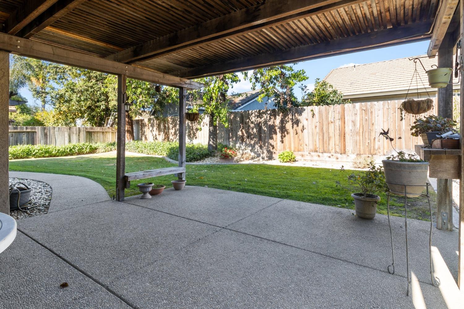 5024 TREETOP Drive