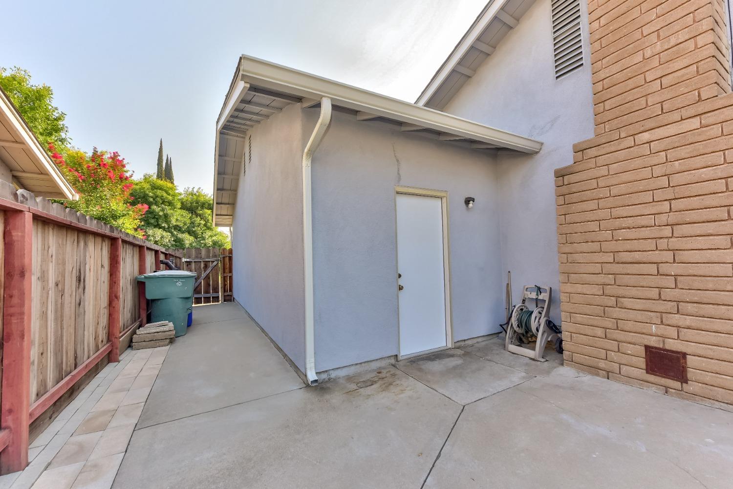 2813 Stoneridge Drive