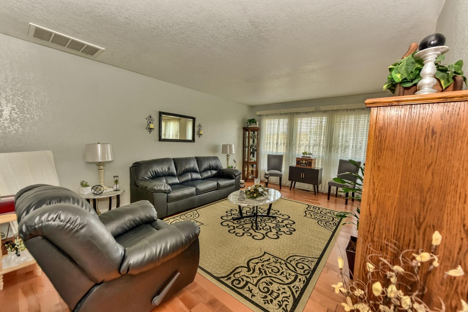 2813 Stoneridge Drive