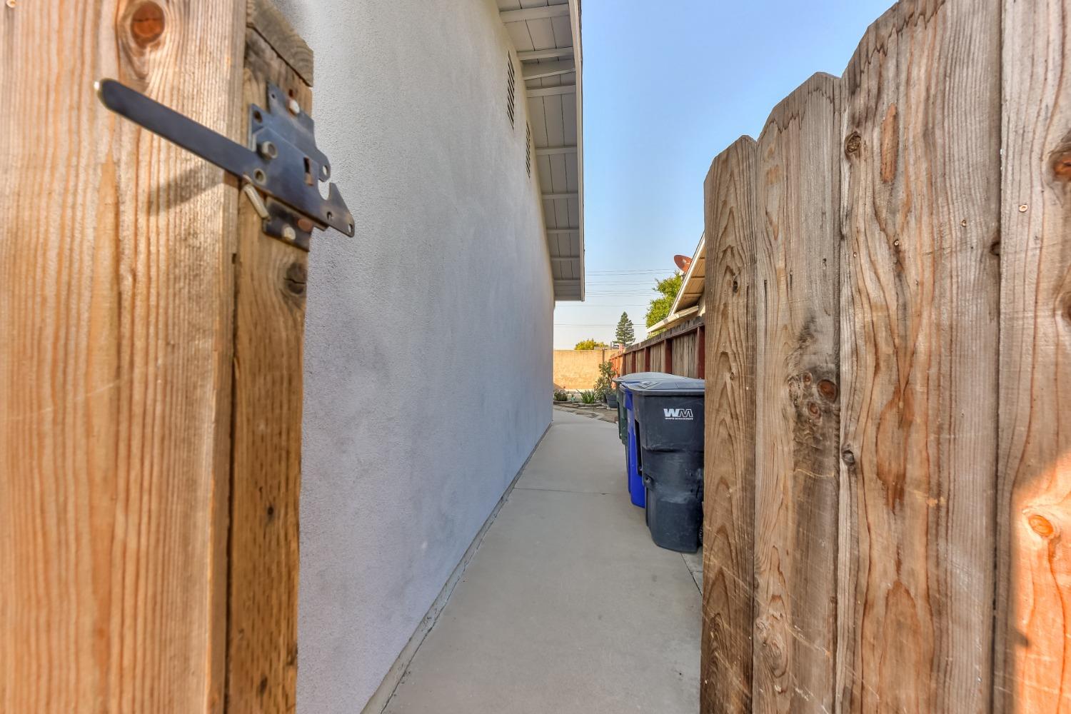 2813 Stoneridge Drive