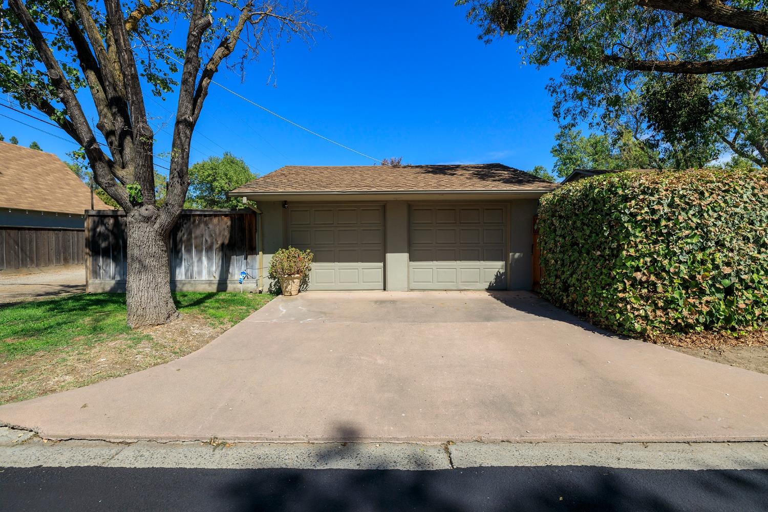 301 Bonita Avenue
