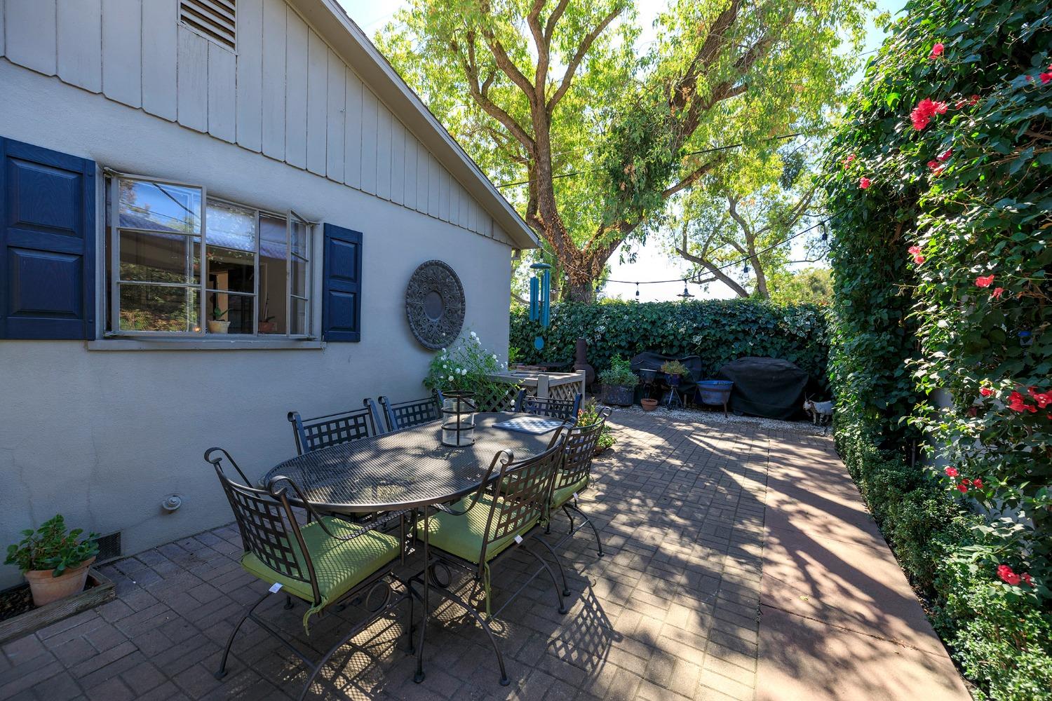 301 Bonita Avenue