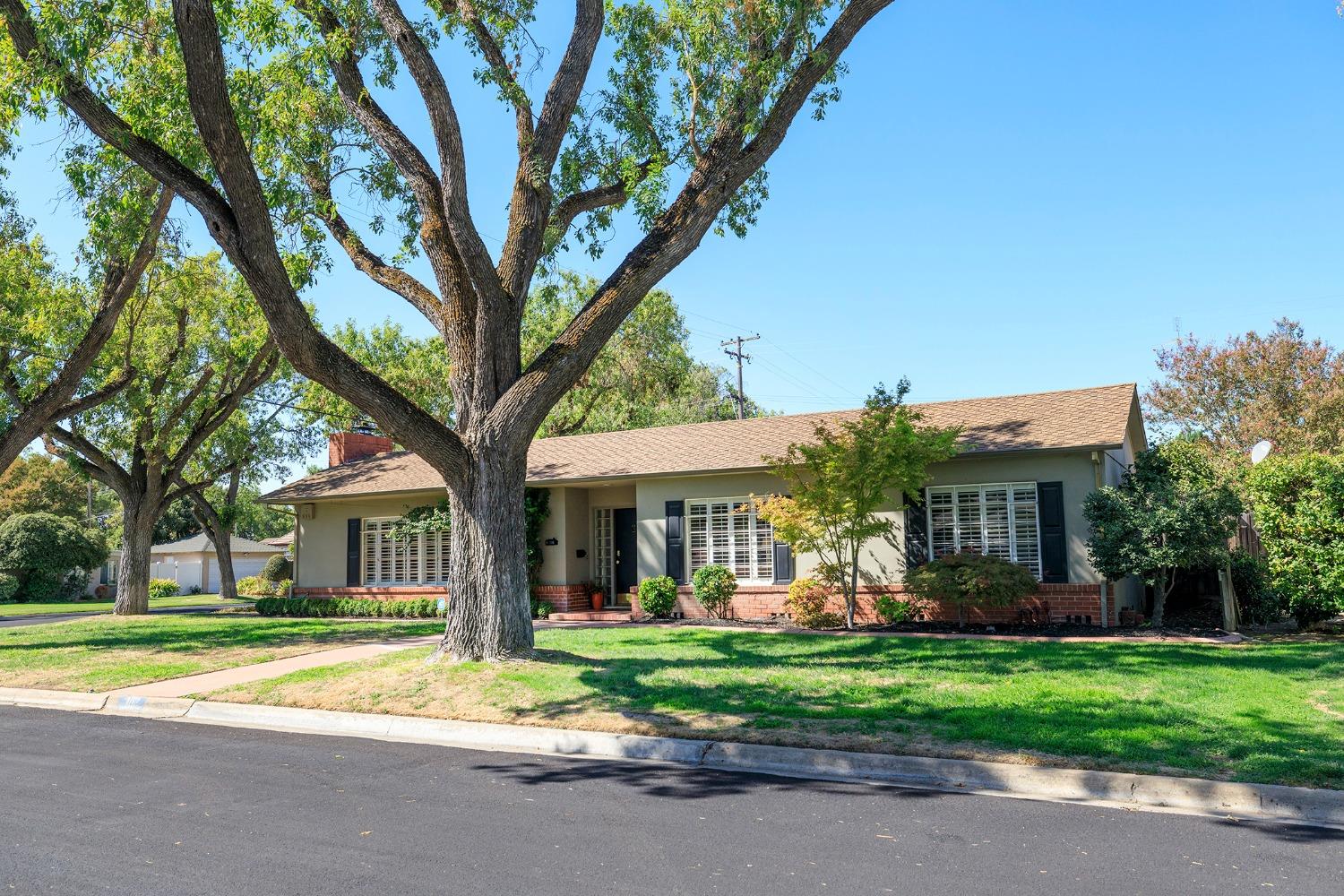 301 Bonita Avenue
