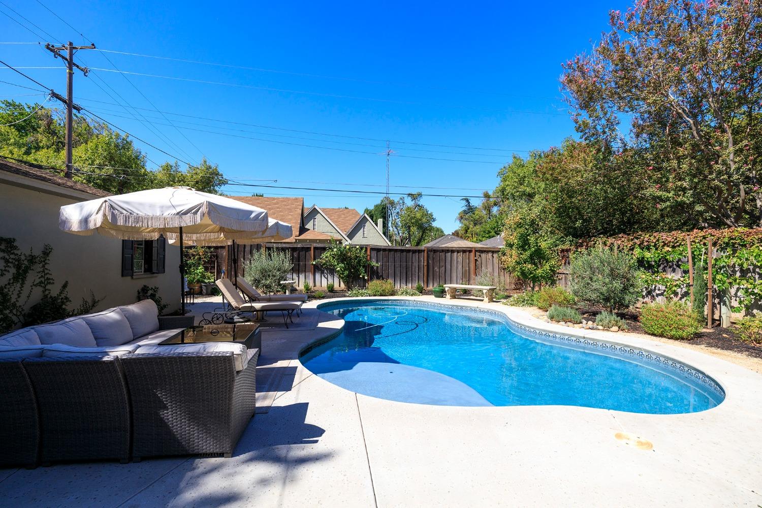 301 Bonita Avenue