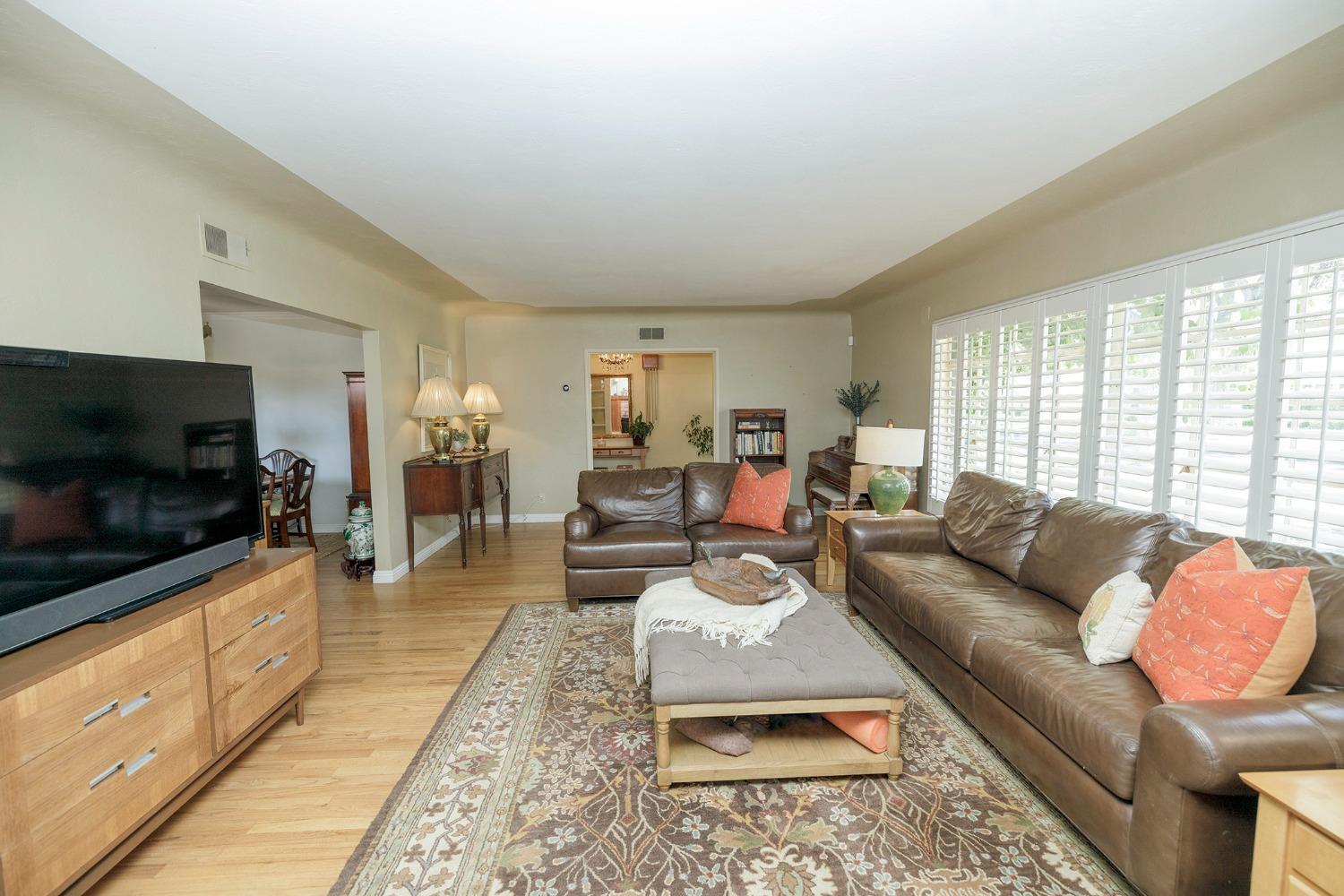 301 Bonita Avenue