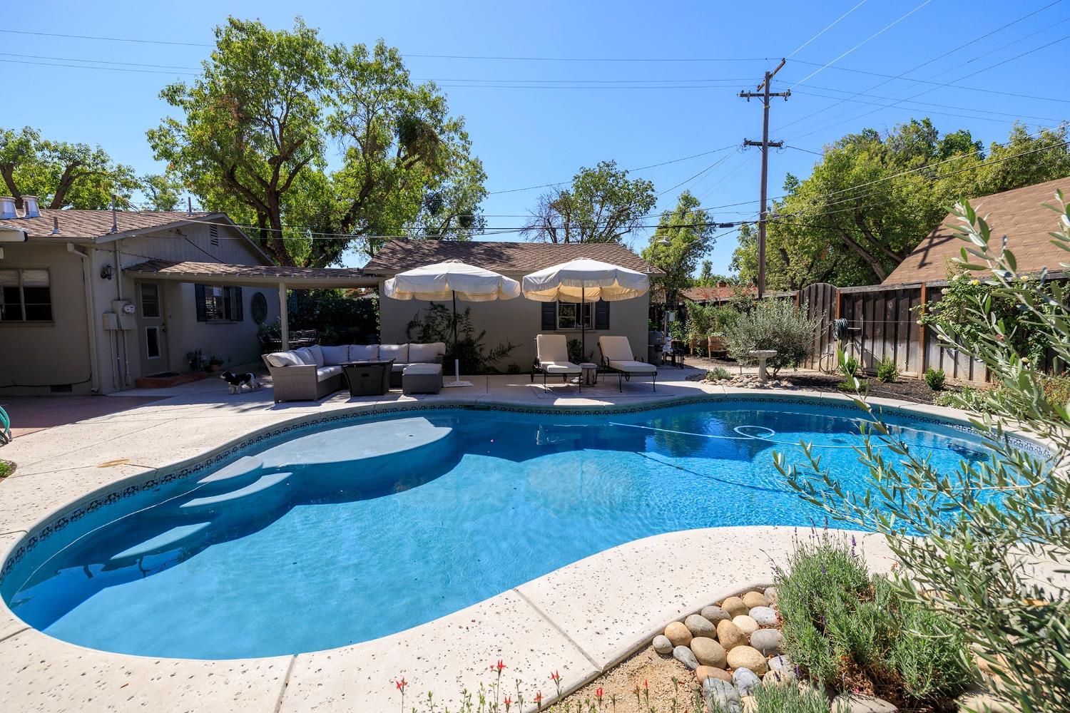301 Bonita Avenue