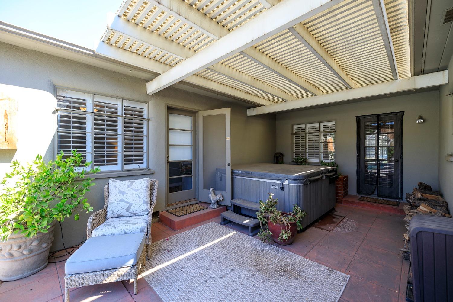 301 Bonita Avenue