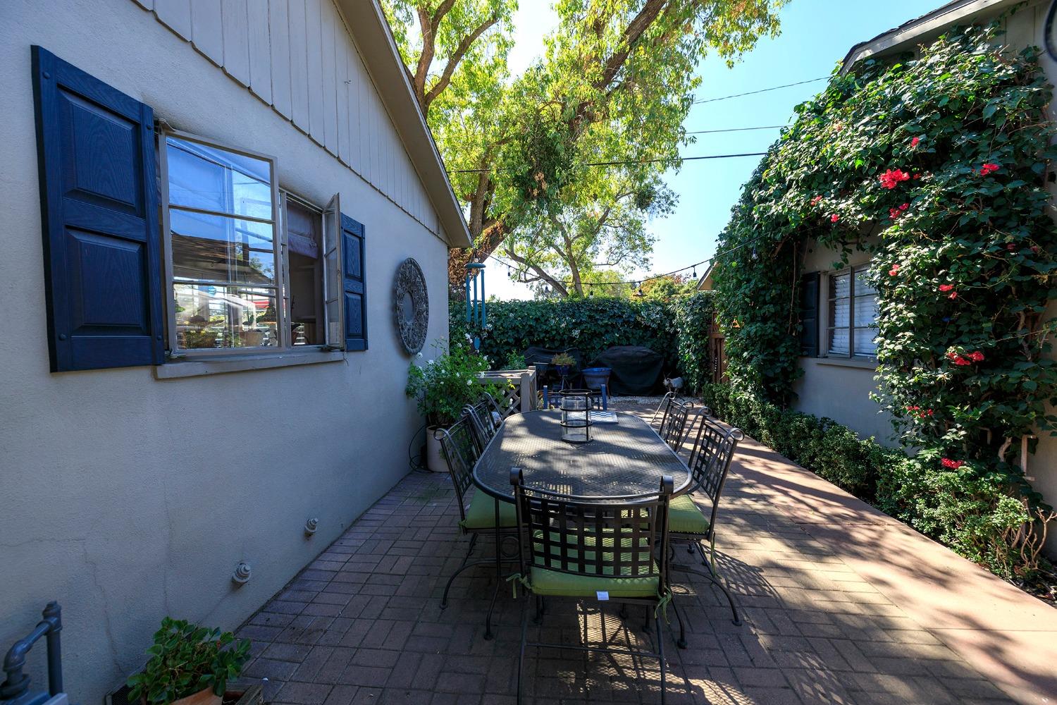 301 Bonita Avenue
