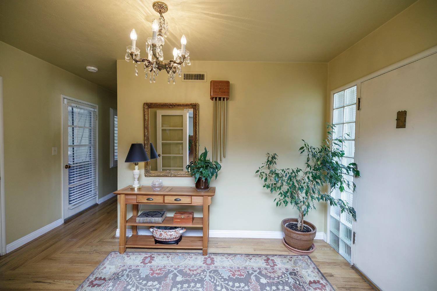 301 Bonita Avenue