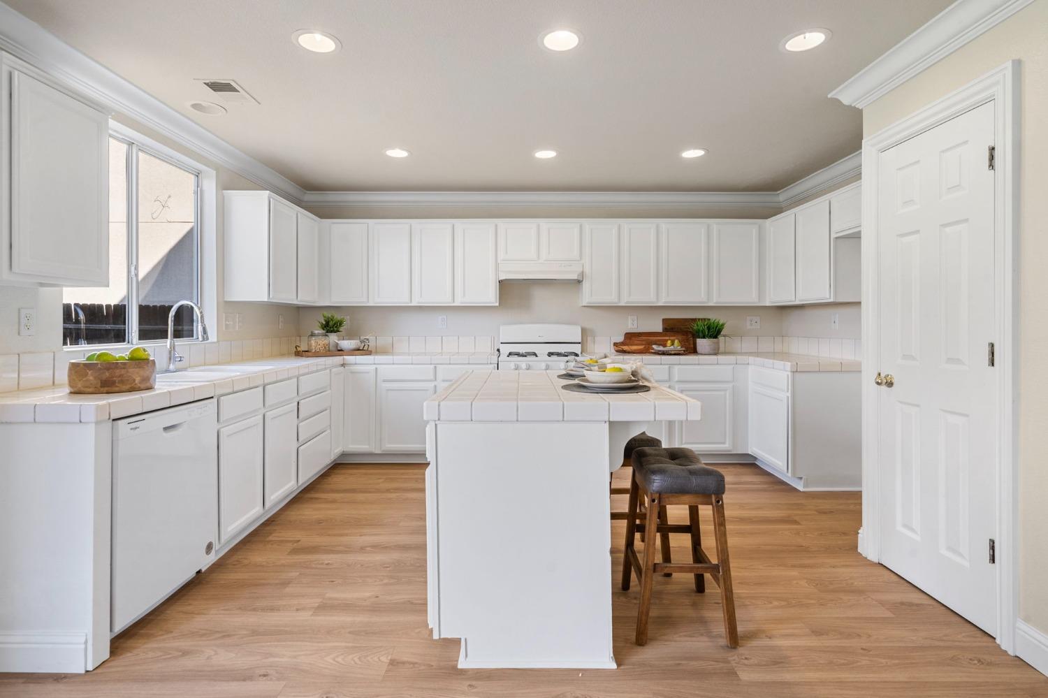 4227 Oceanview Drive