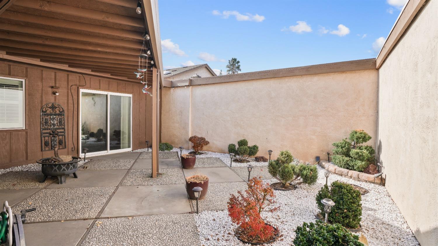 609 Edgebrook Court