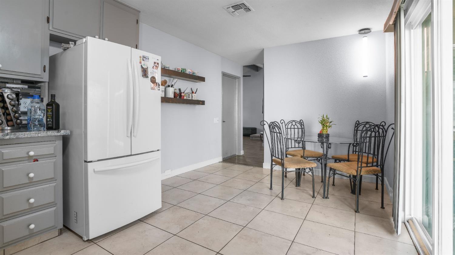 609 Edgebrook Court