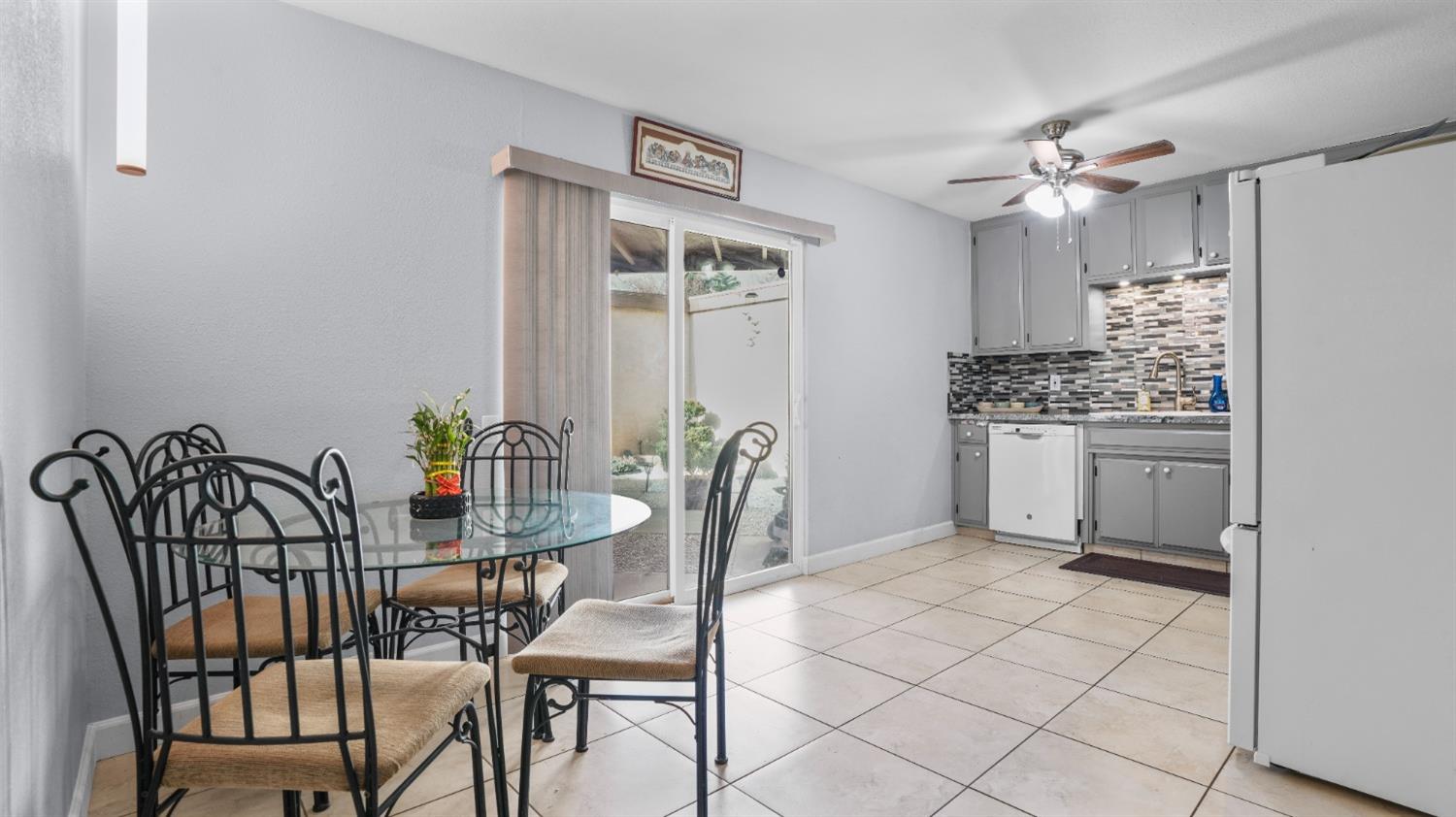 609 Edgebrook Court