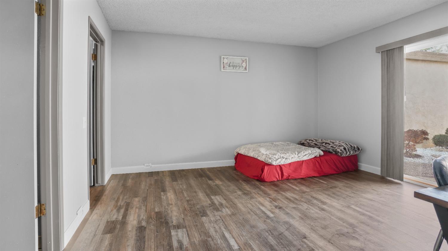 609 Edgebrook Court