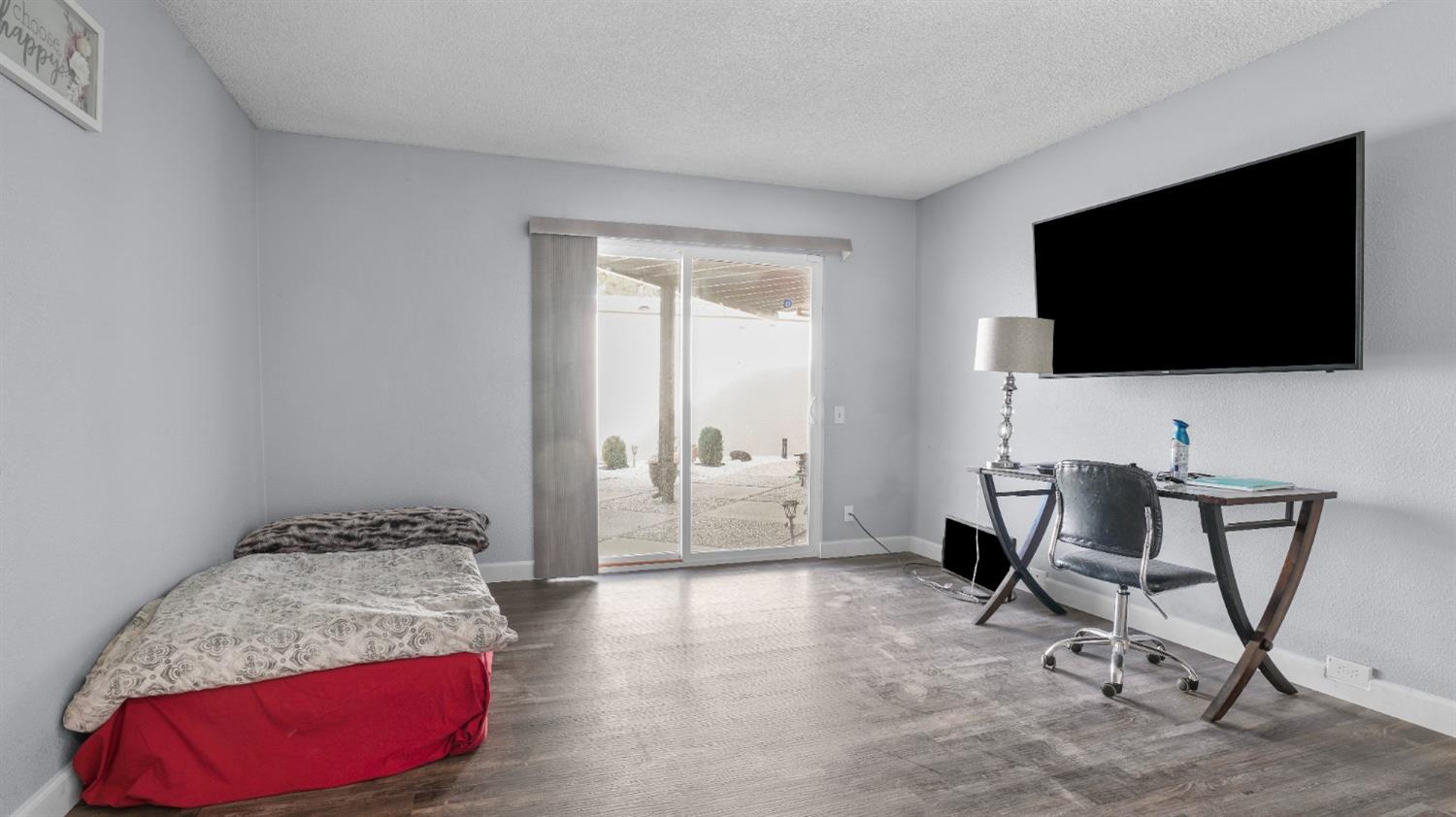 609 Edgebrook Court