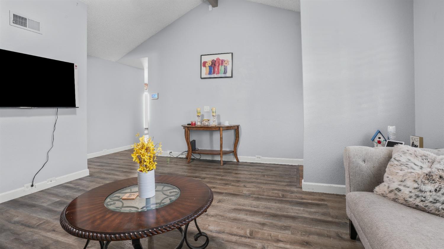 609 Edgebrook Court