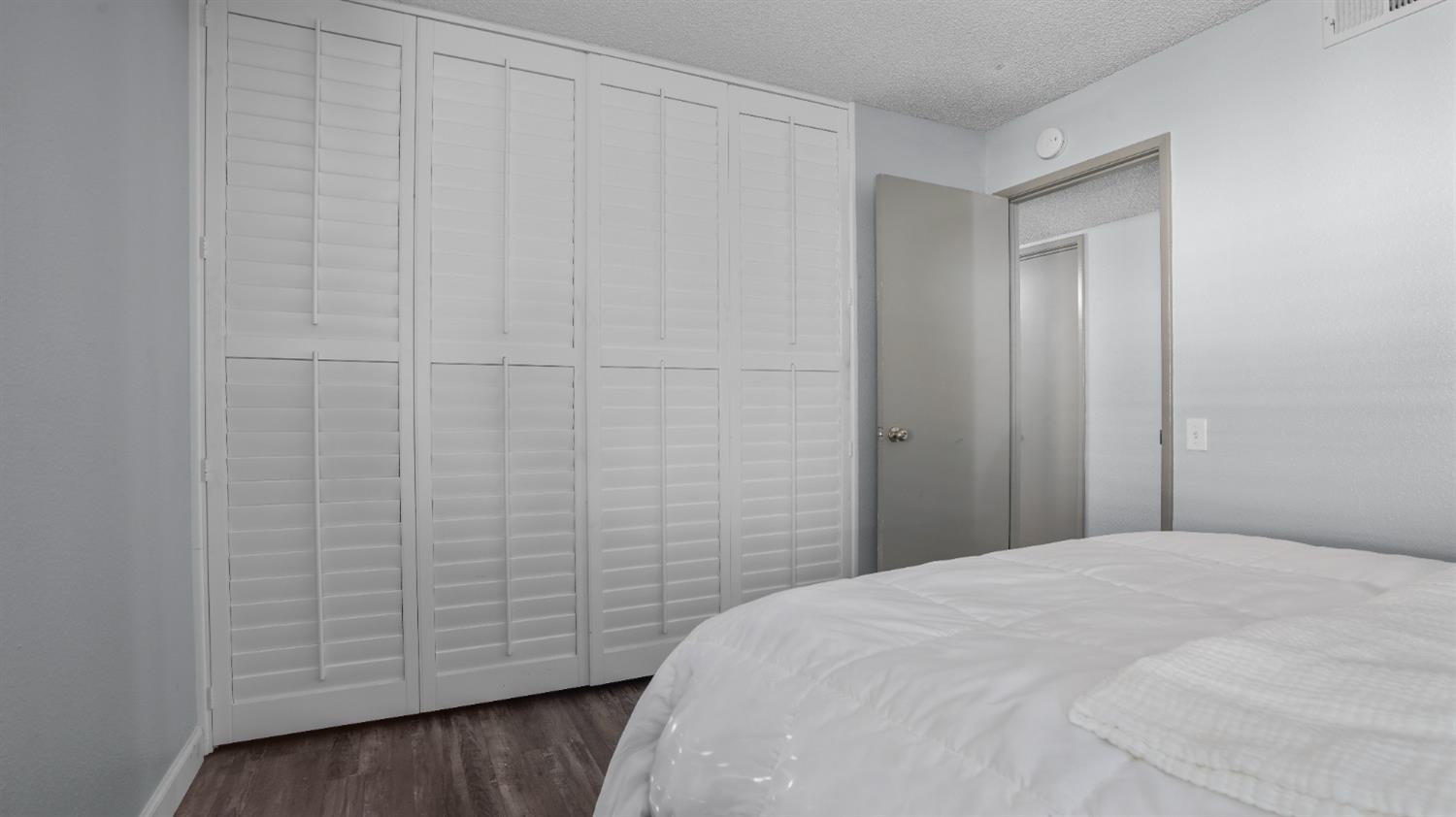 609 Edgebrook Court