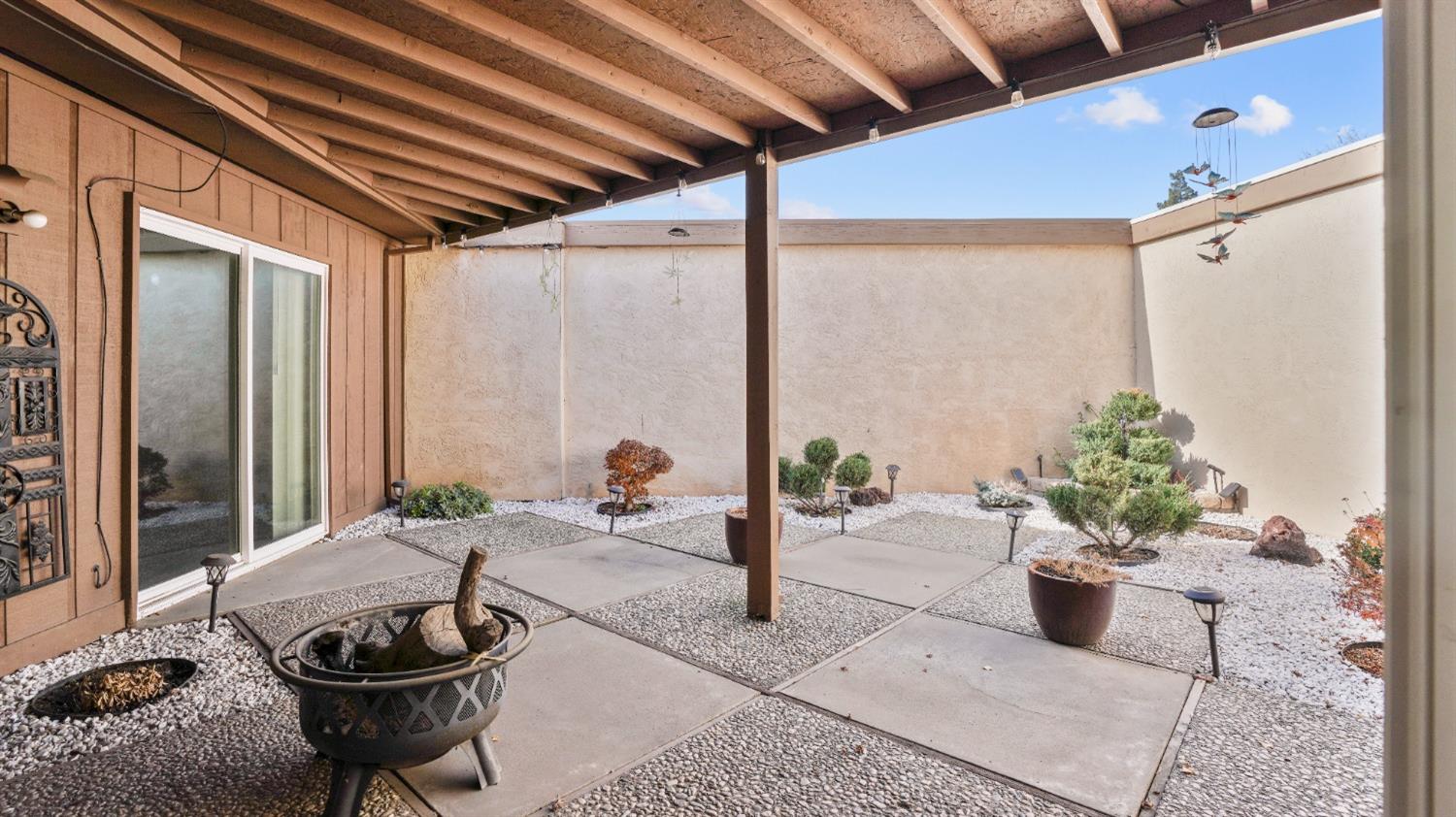 609 Edgebrook Court
