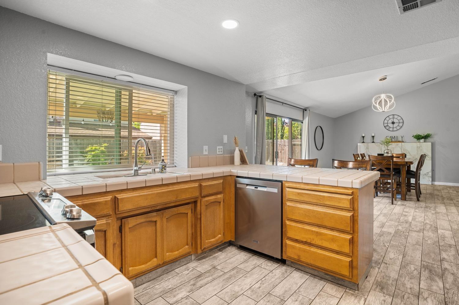 2512 Manor Oak Drive