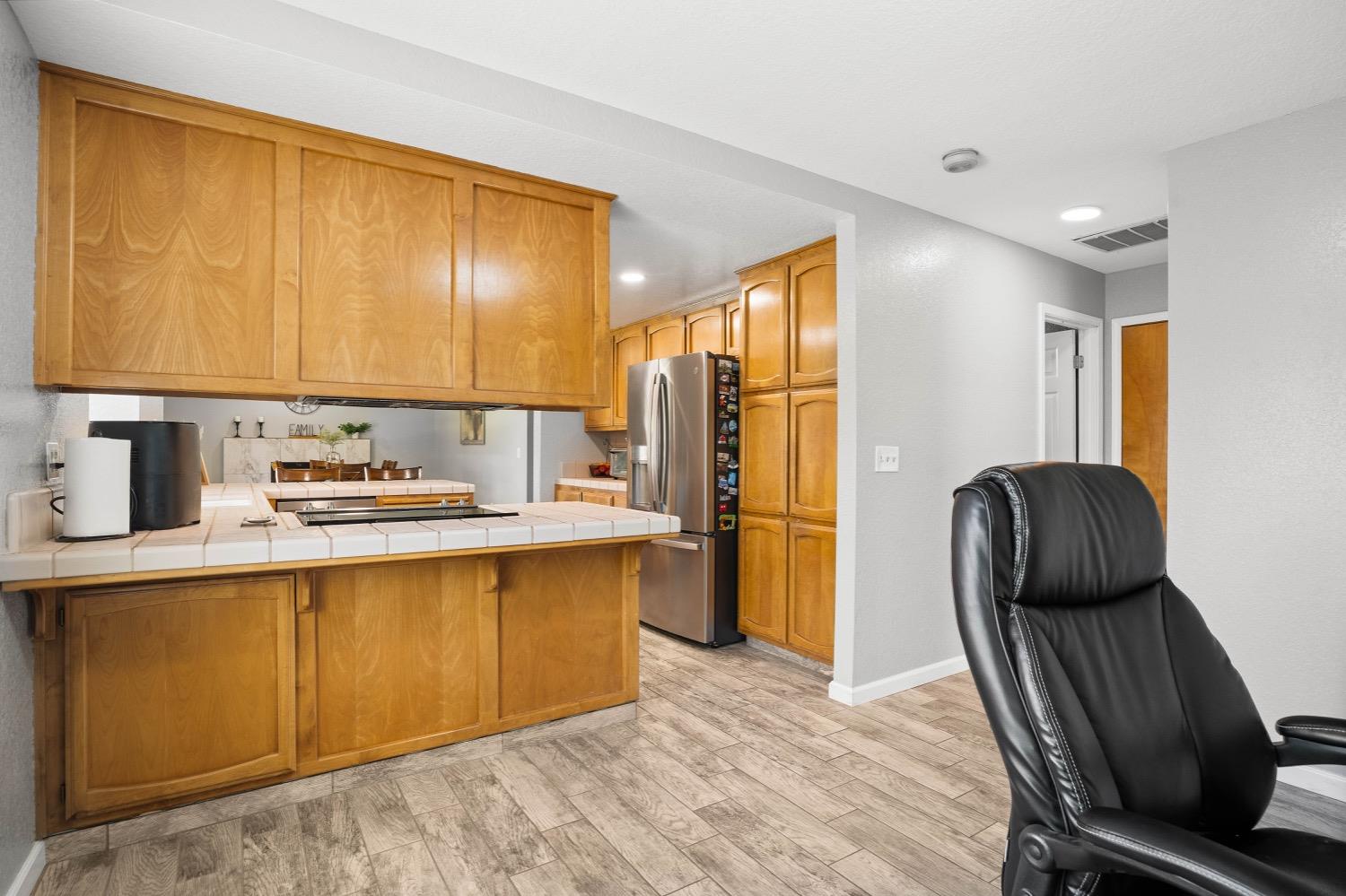 2512 Manor Oak Drive