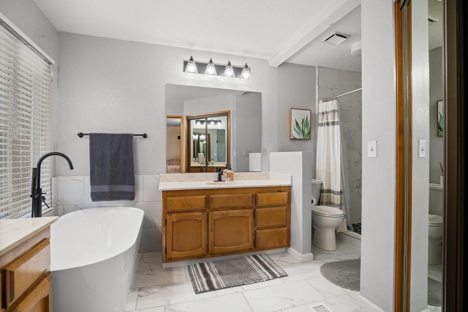 2512 Manor Oak Drive