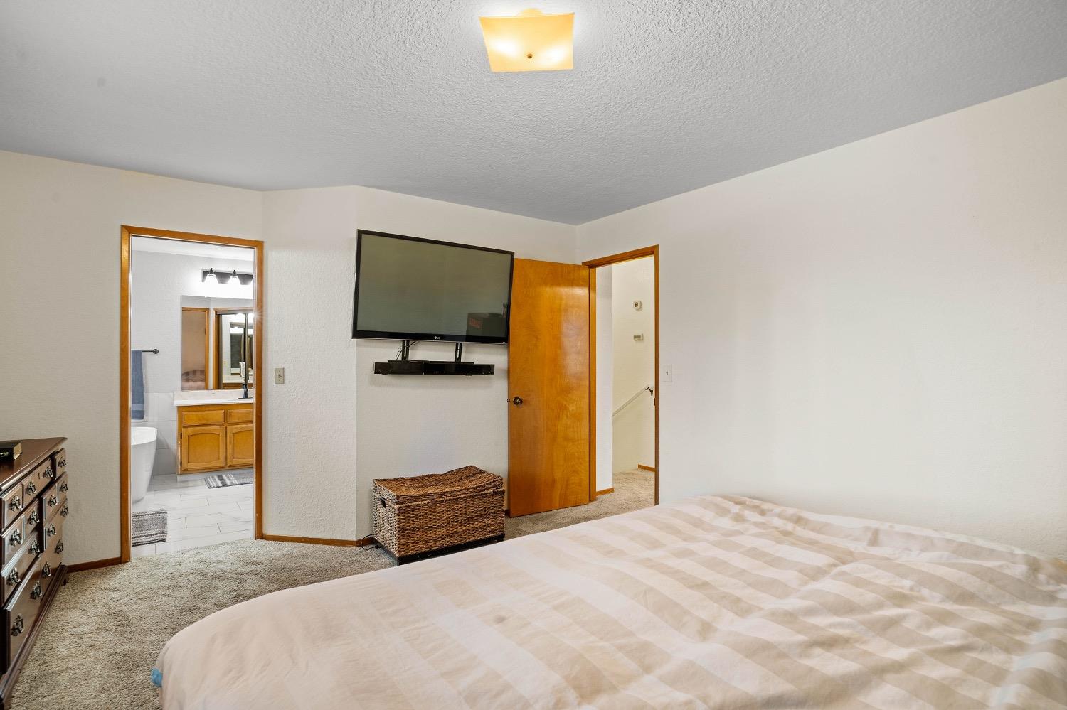 2512 Manor Oak Drive