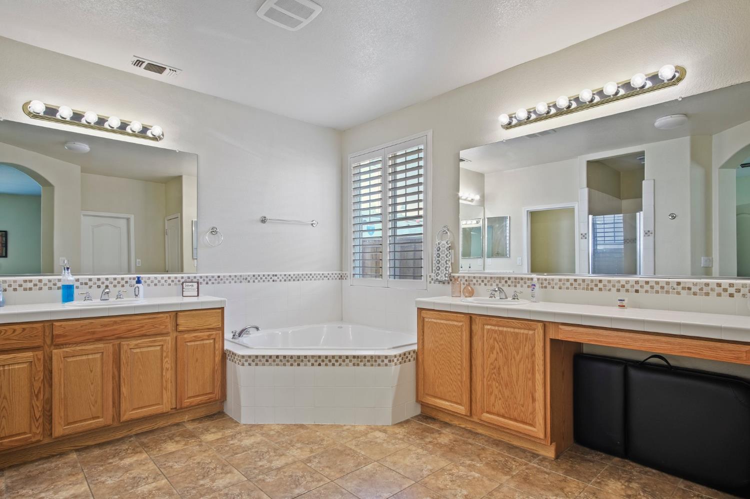 1883 Packsaddle Street