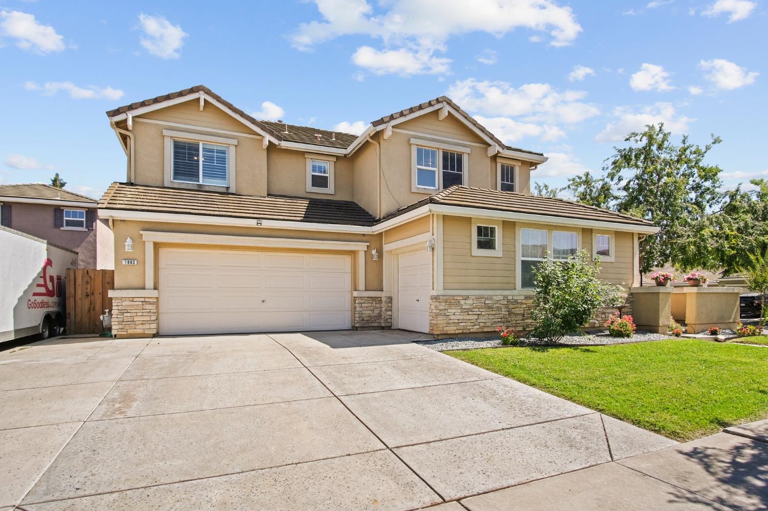 1883 Packsaddle Street