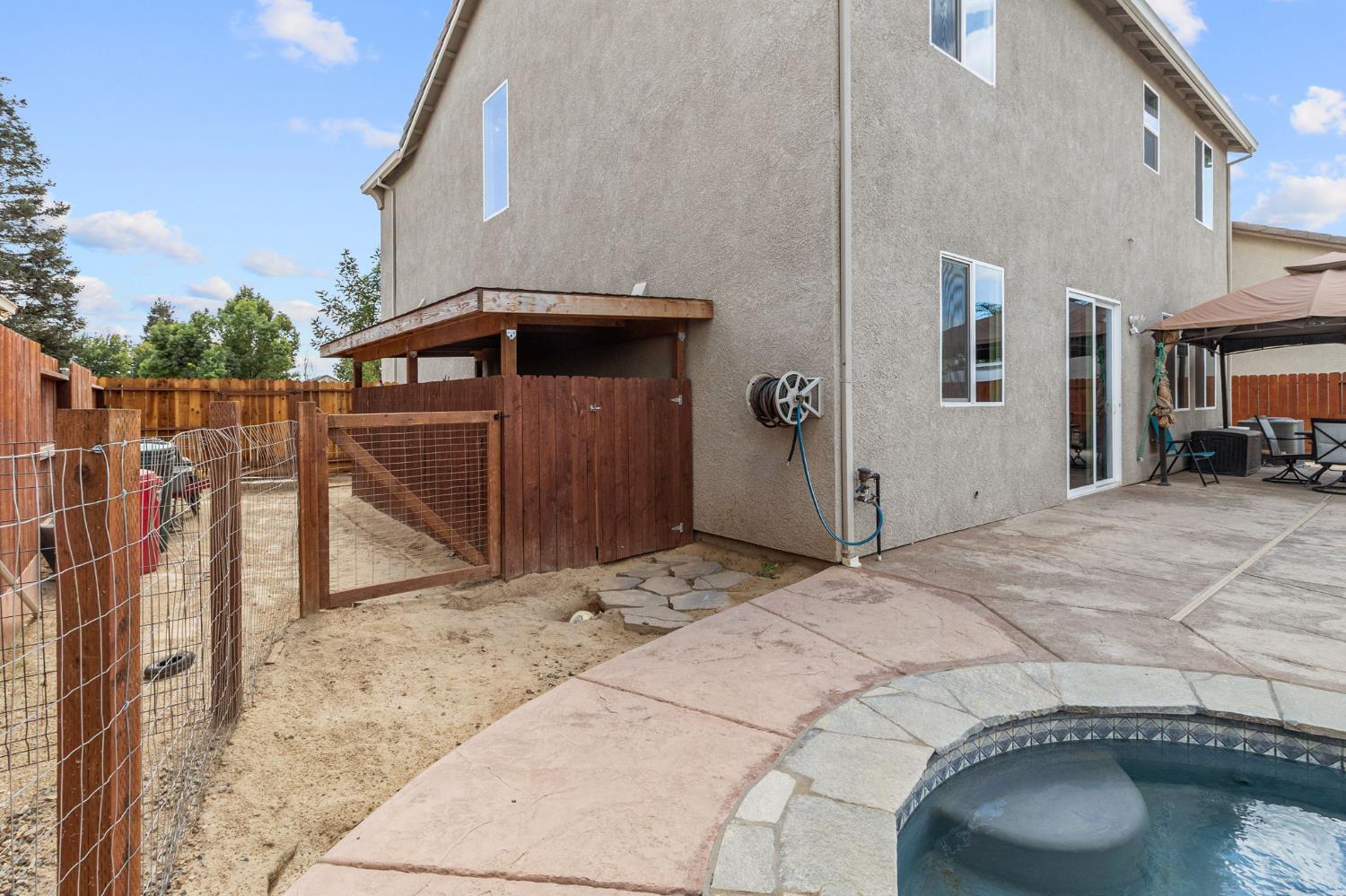 2213 Natsu Road
