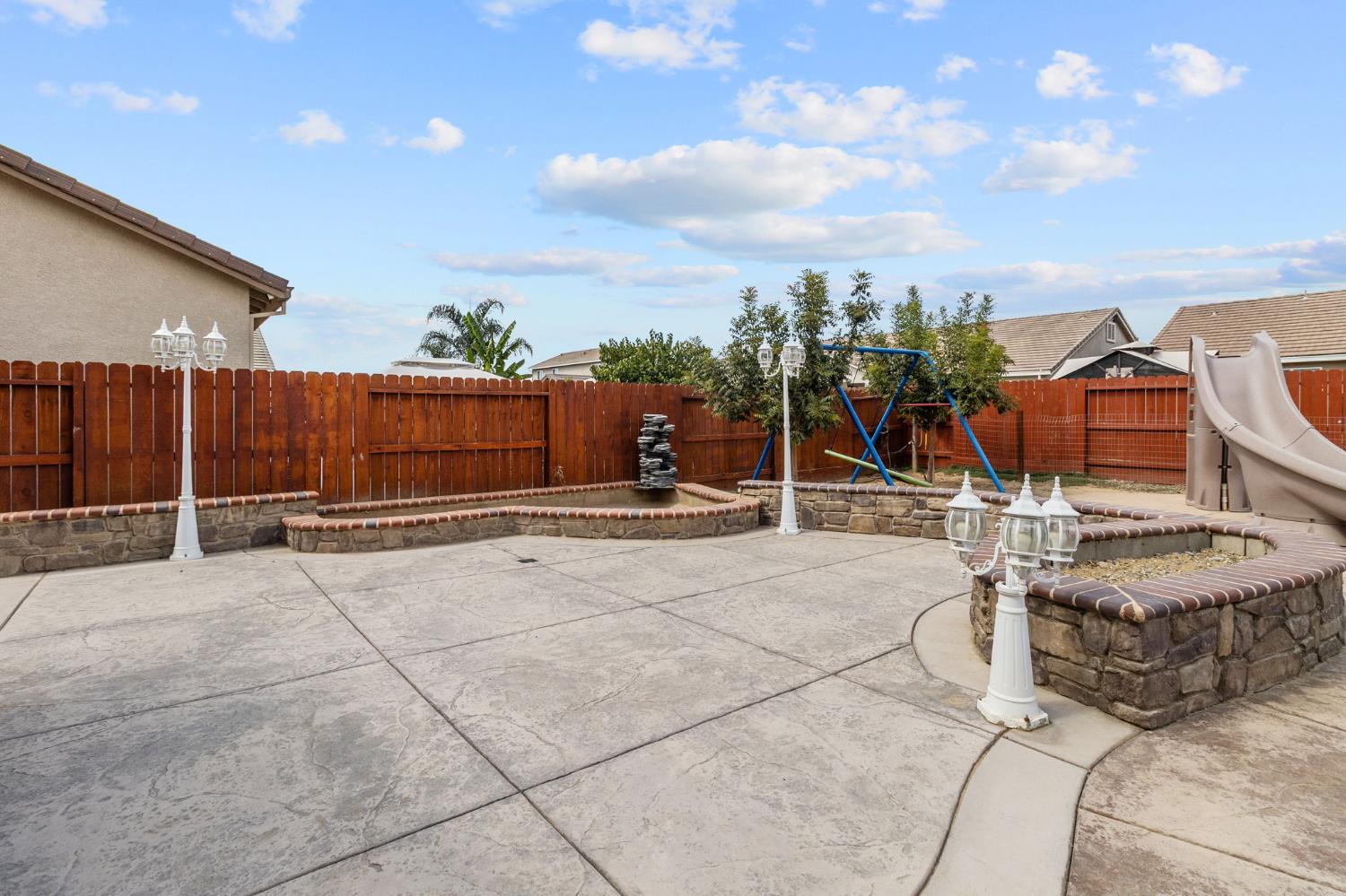 2213 Natsu Road