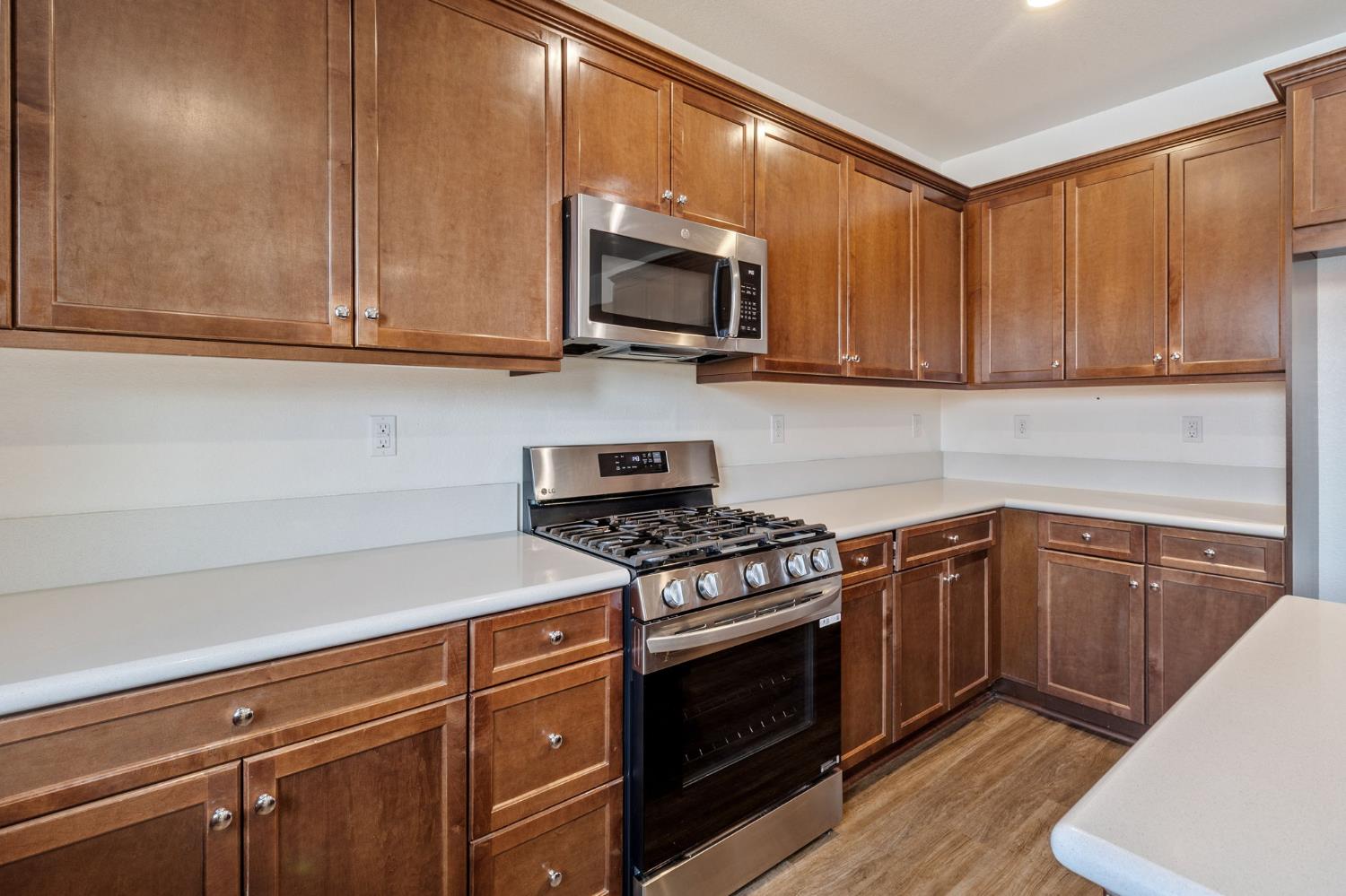 2213 Natsu Road