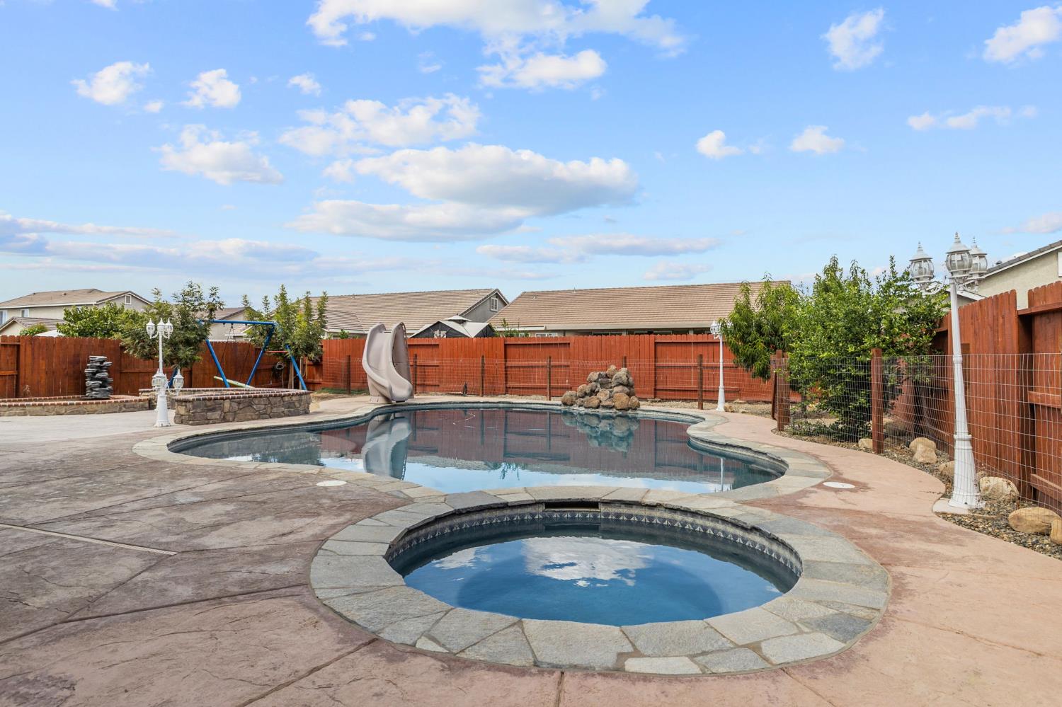 2213 Natsu Road