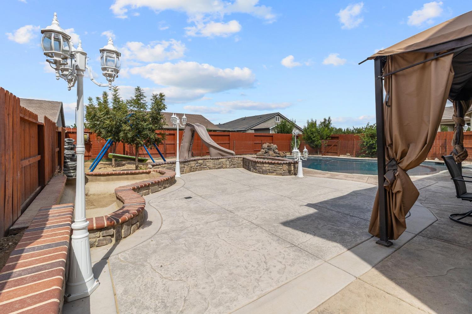2213 Natsu Road