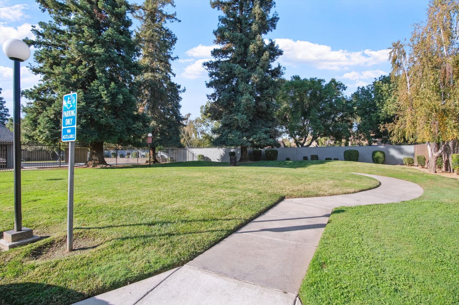 580 Pirinen Lane E