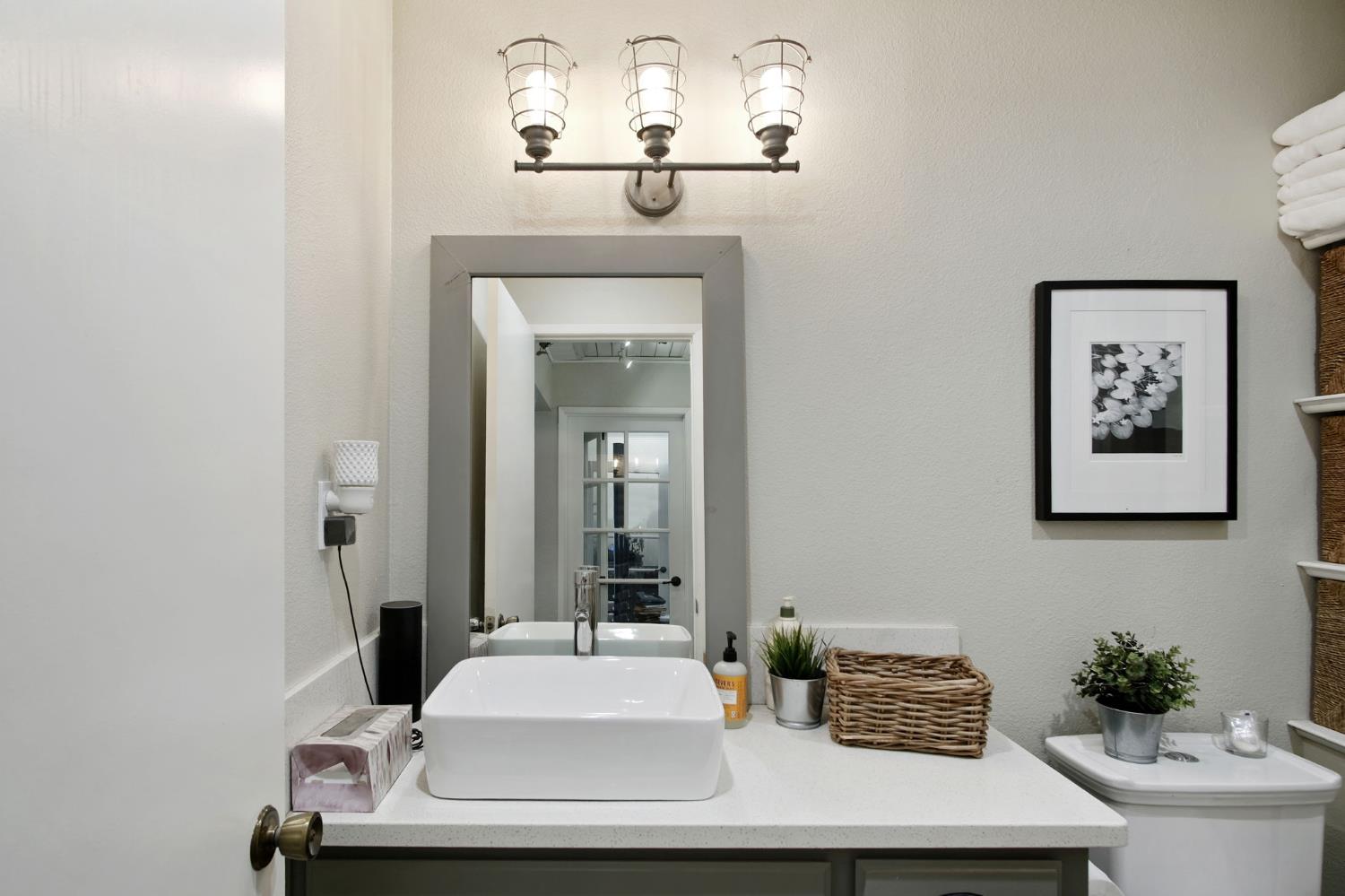 1200 Lakewood Avenue 2