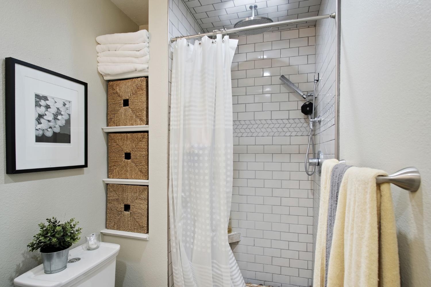 1200 Lakewood Avenue 2