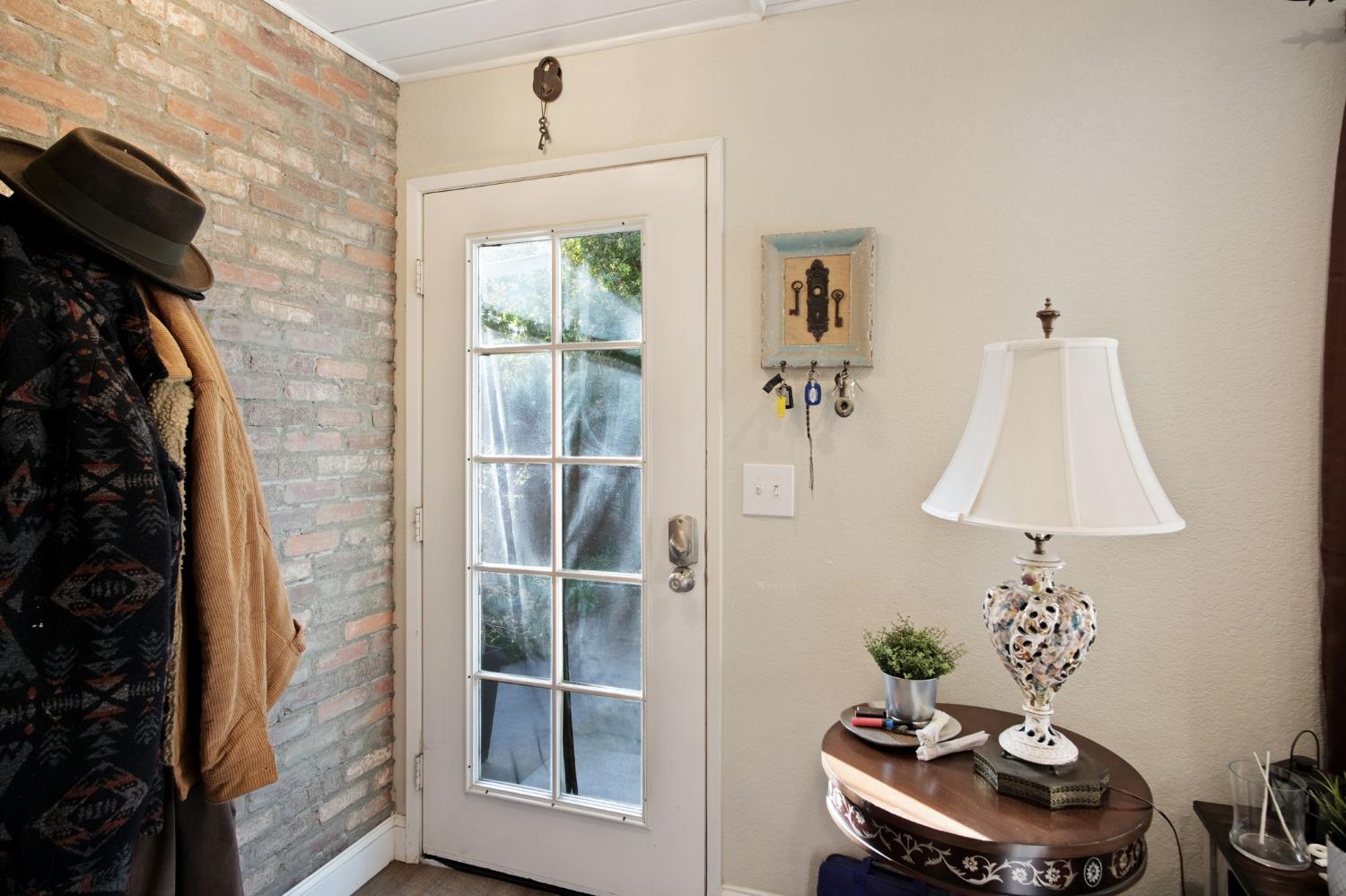 1200 Lakewood Avenue 2