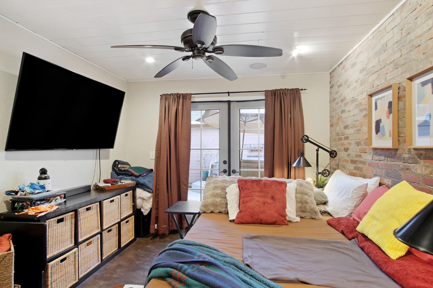 1200 Lakewood Avenue 2