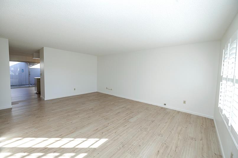 617 W Granger Avenue 17