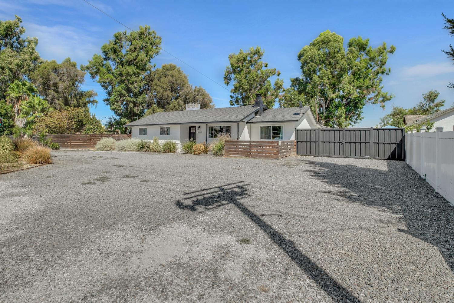5442 Roselle Avenue