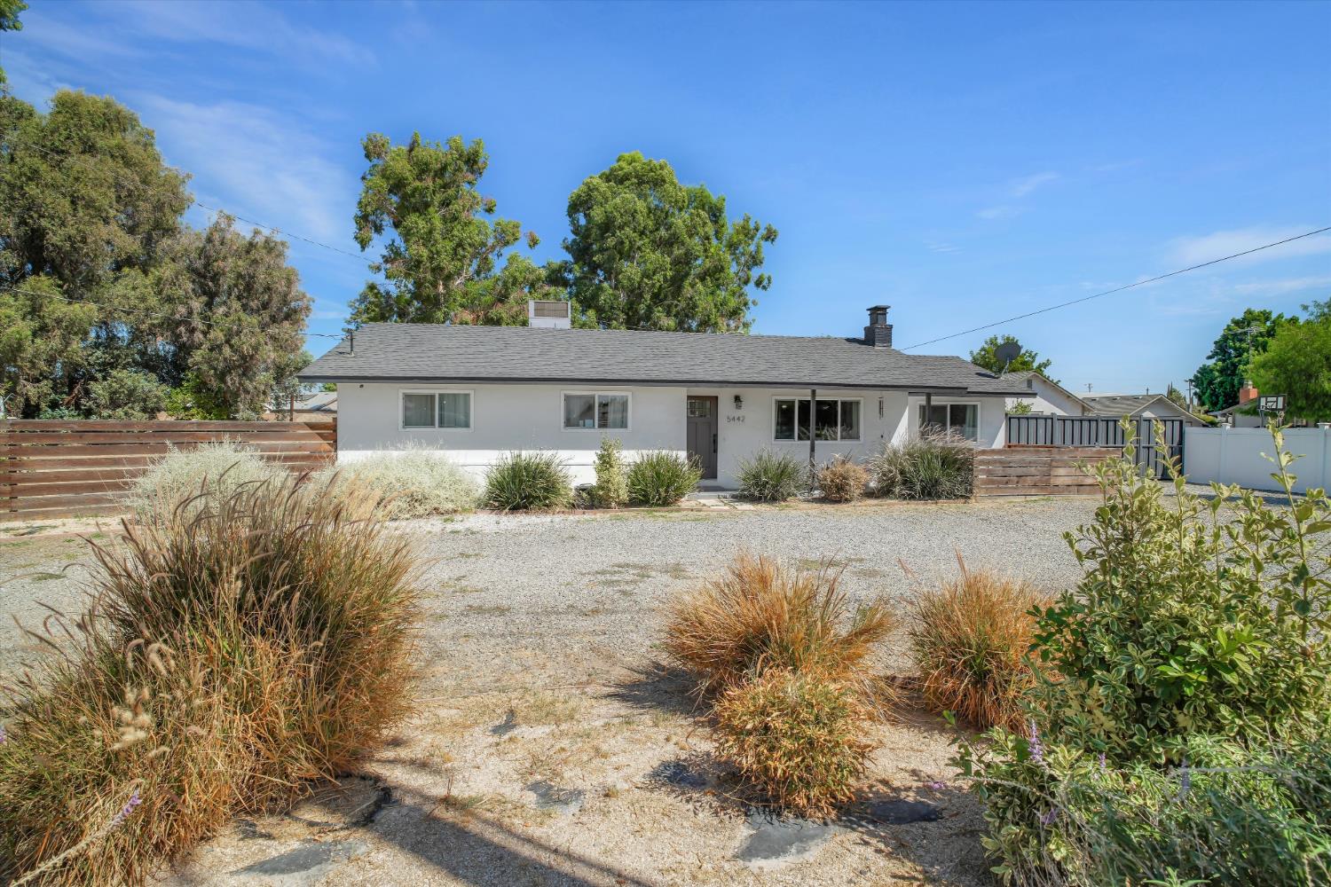 5442 Roselle Avenue