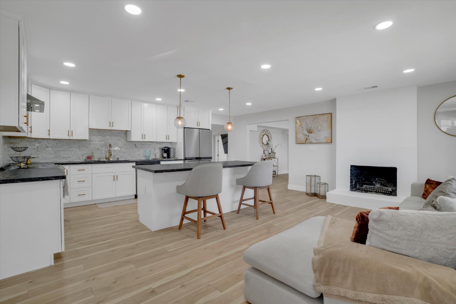 5442 Roselle Avenue