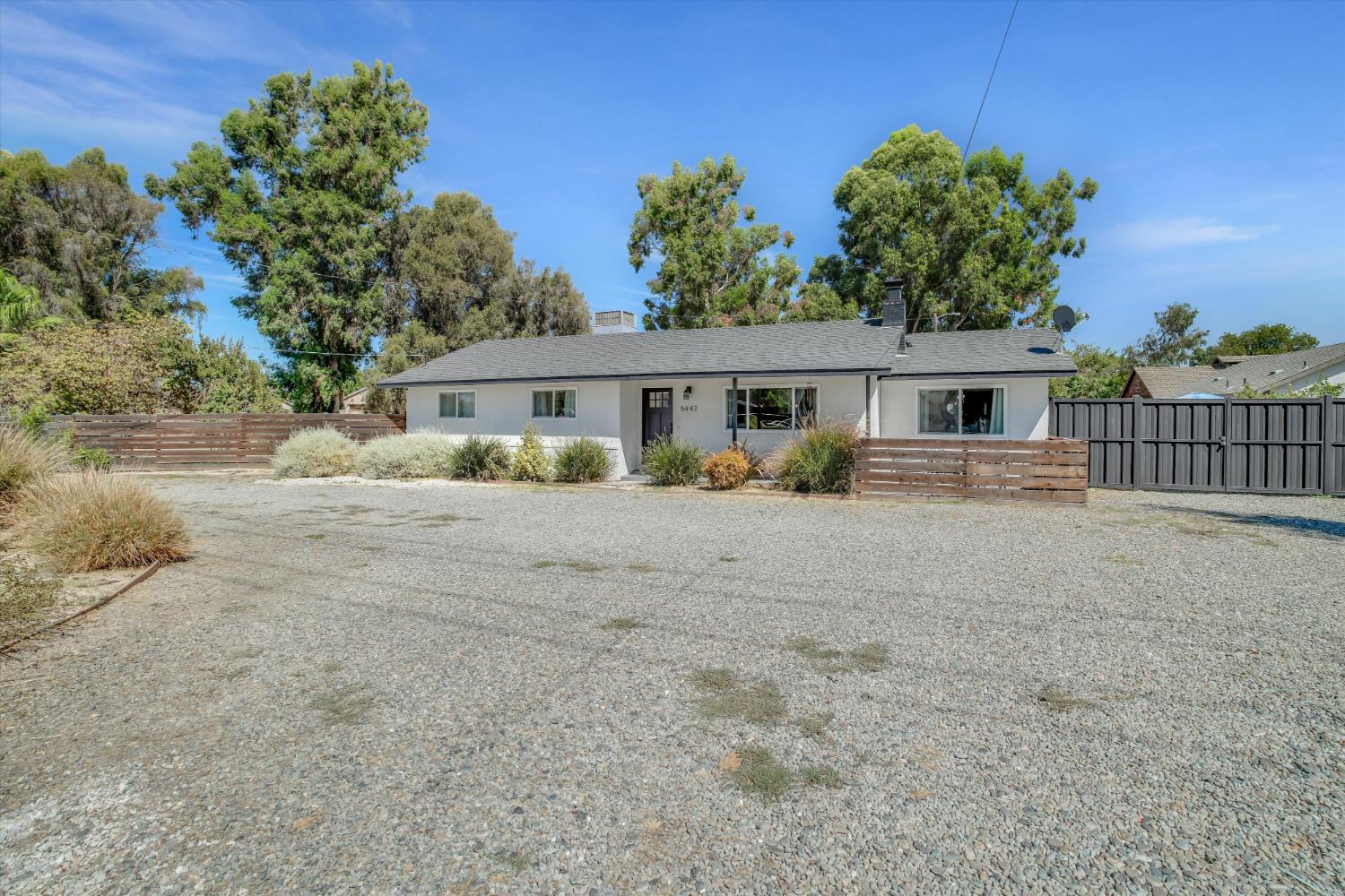 5442 Roselle Avenue