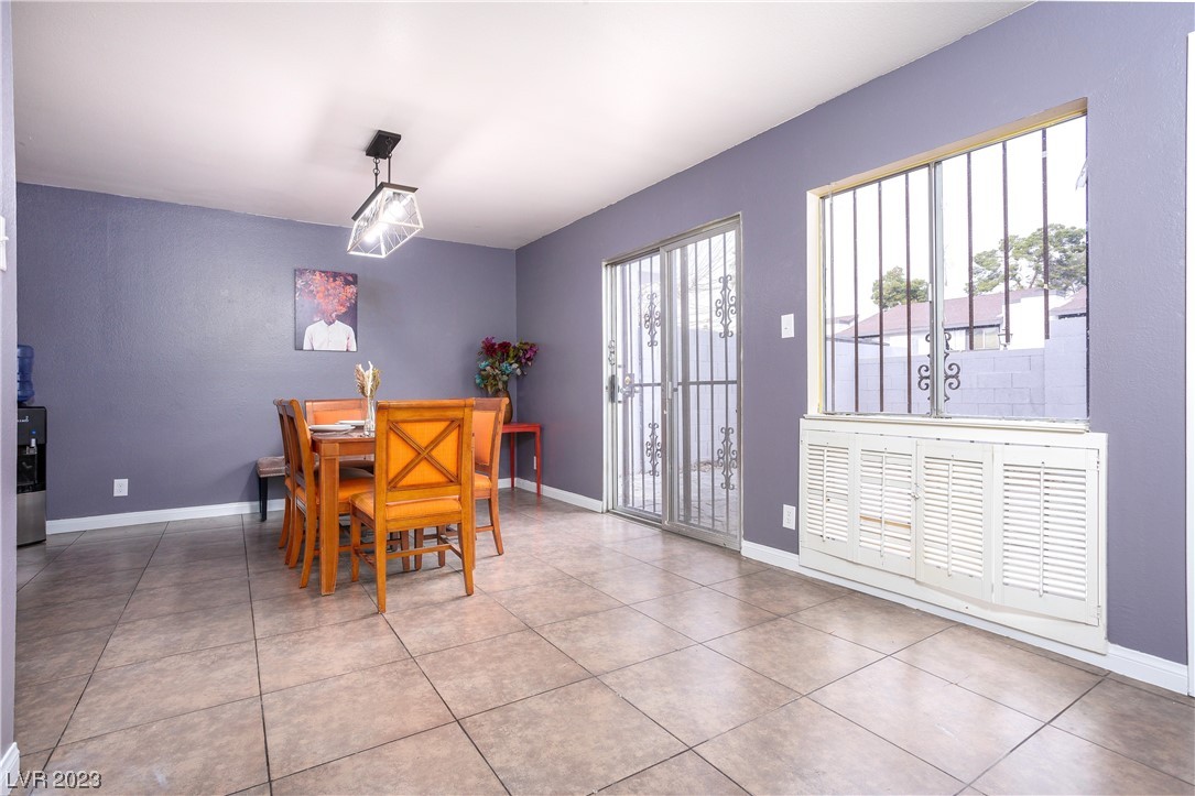 554 Oakbrook Lane