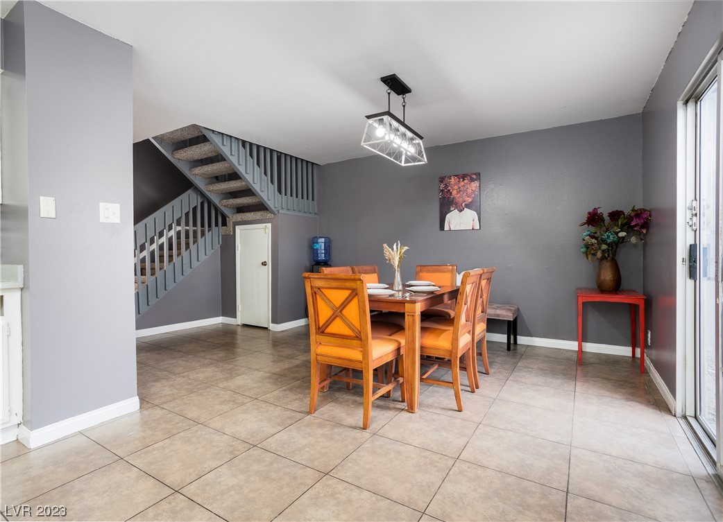 554 Oakbrook Lane