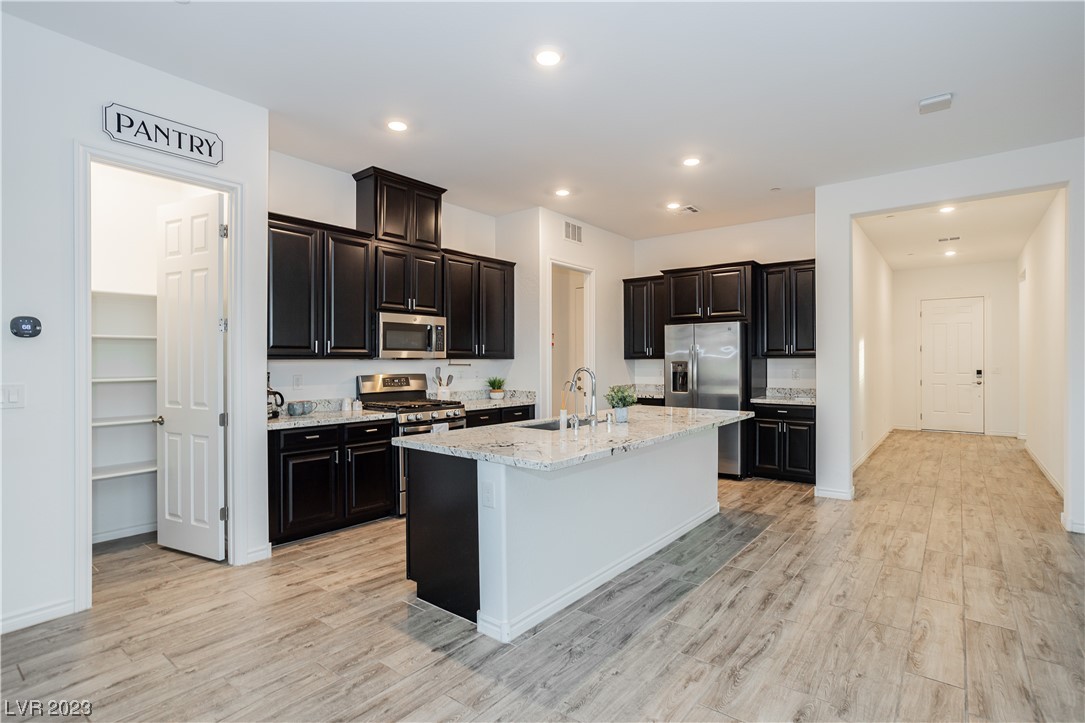 470 Arches Park Avenue