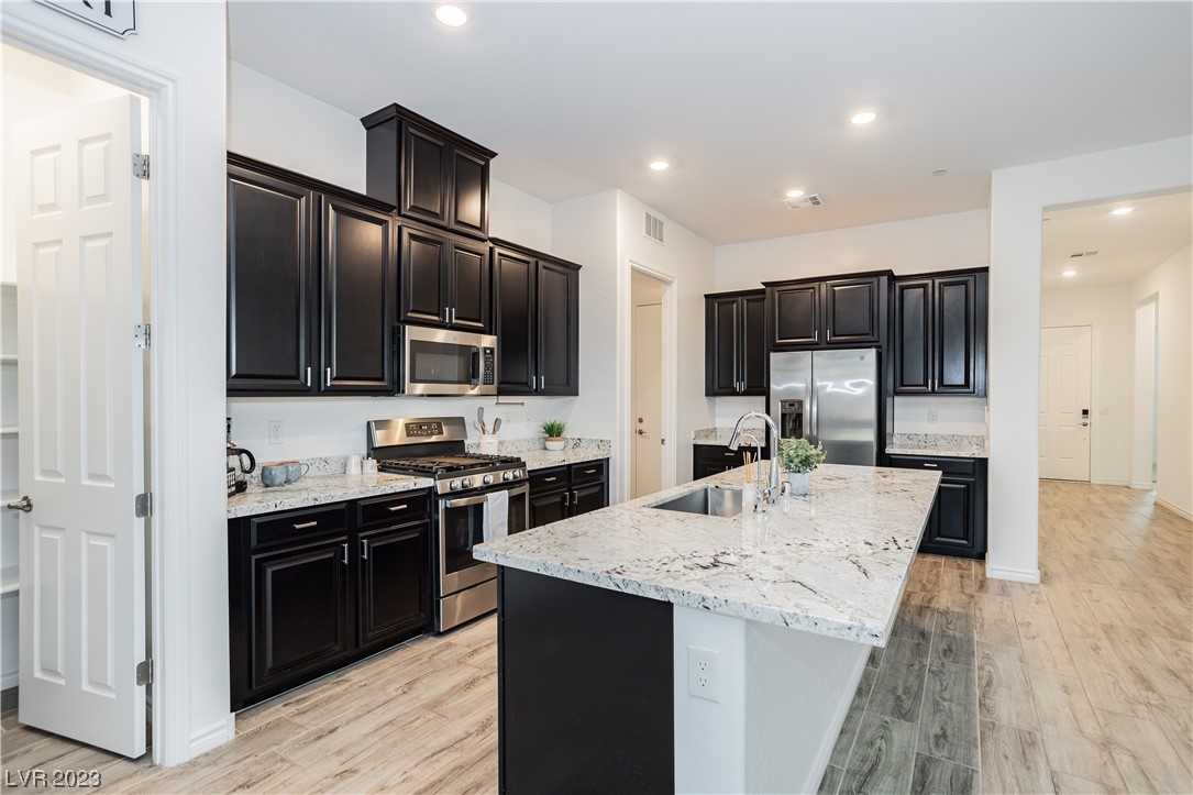 470 Arches Park Avenue