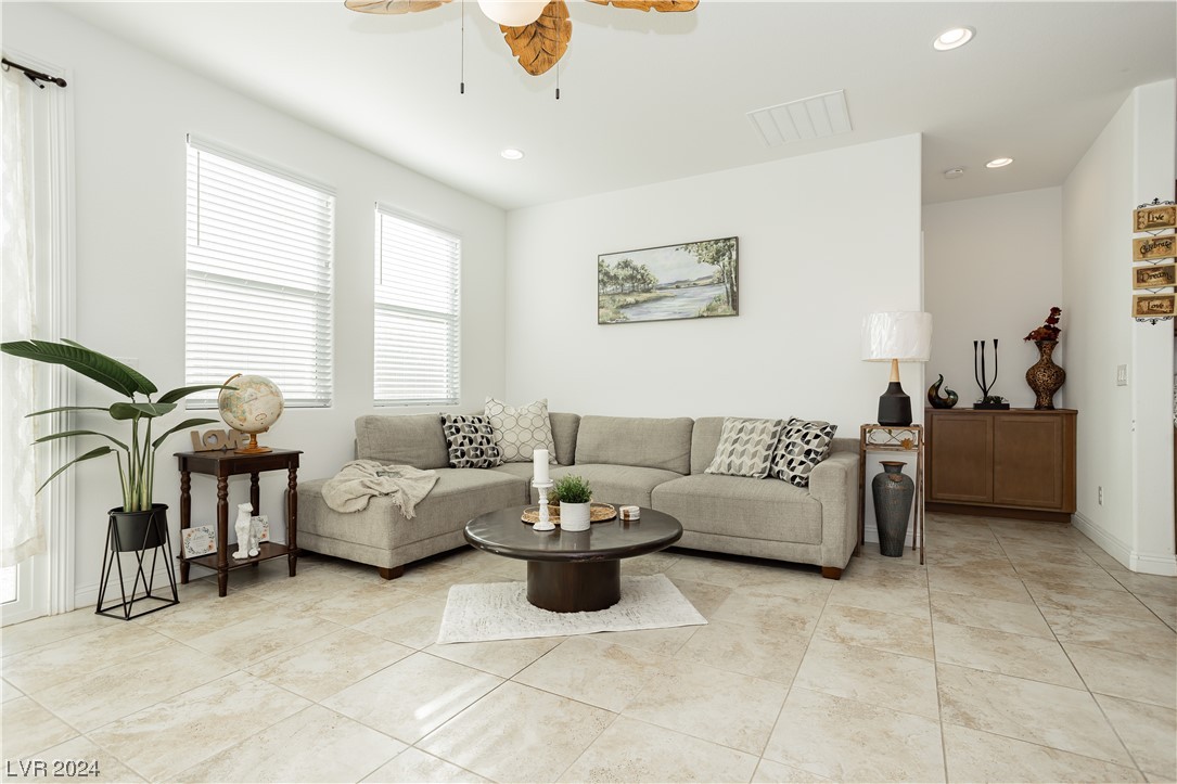 2015 Brewer Avenue
